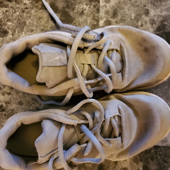 Boys nike shoes - Picture 4 of 5